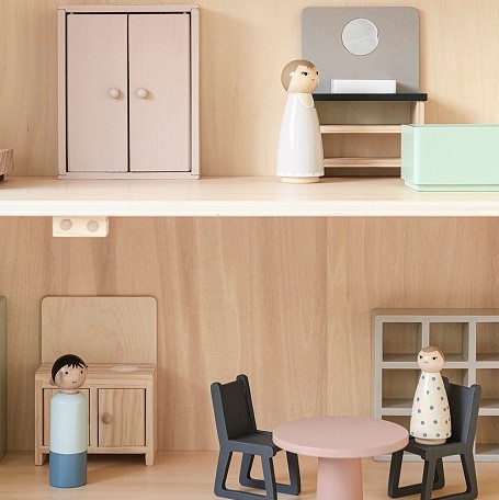 Timeless Elegance: Discover Our Beautiful Wooden Dolls House