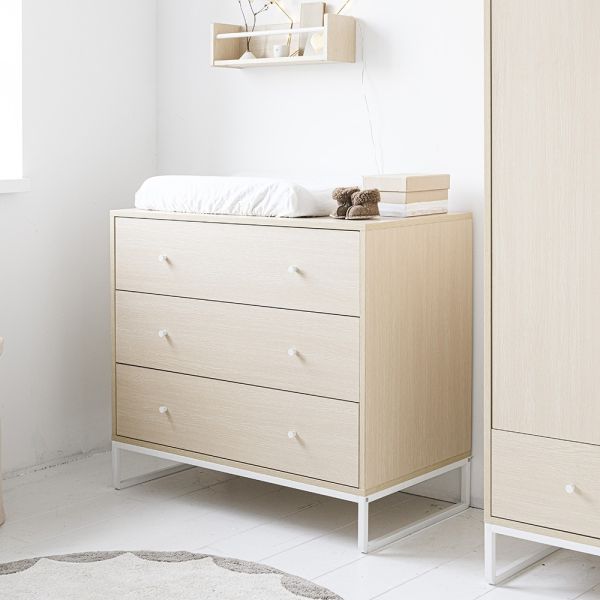 baby-dresser-unit-retro-natural-white-wooden-with-changing-table-petite-amelie-1