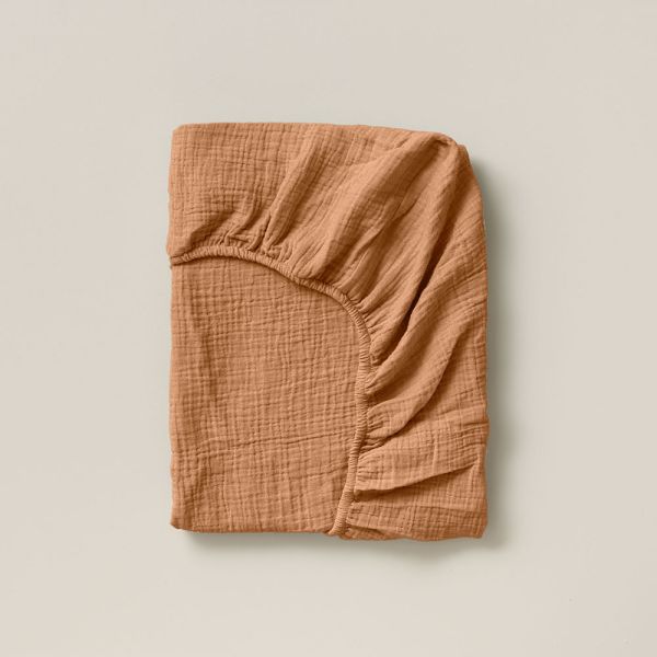 FITTED SHEET 40/45 X 90 CM MUSLIN | 100% ORGANIC COTTON | TAN