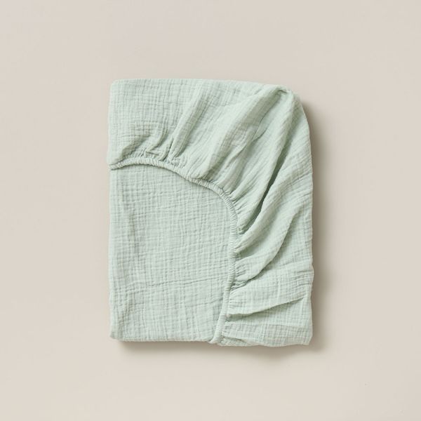 Cot fitted sheet 60x120 cm muslin cotton in green from Petite Amélie