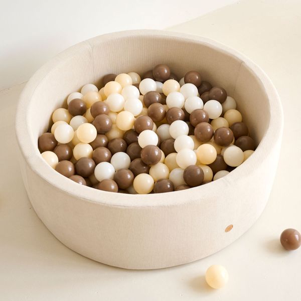 Ball pit in beige corduroy round with 200 balls from Petite Amélie 
