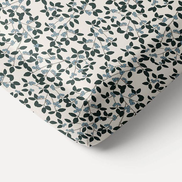 JUNIOR BED FITTED SHEET 80 X 160 CM «BERRIES» | BEIGE-GREEN