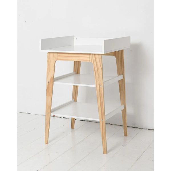 Baby changing station in white and natural wood from Petite Amélie