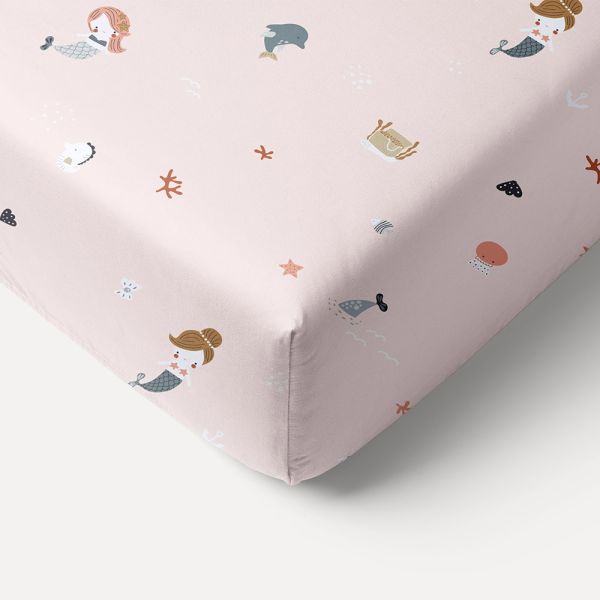 Fitted sheets for single bed 120x60 with mermaids print in pink from Petite Amélie