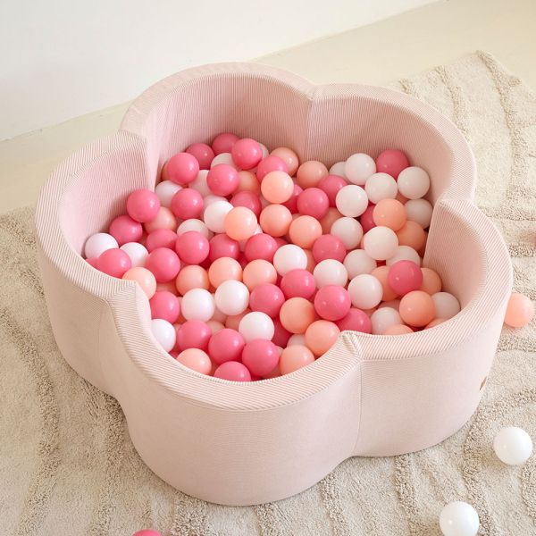 Pink ball pit and balls in flower shape soft polyester with 200 pink toned balls from Petite Amélie