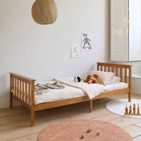 Single bed made of wood in size 90x200 cm walnut from the Milo collection from Petite Amélie