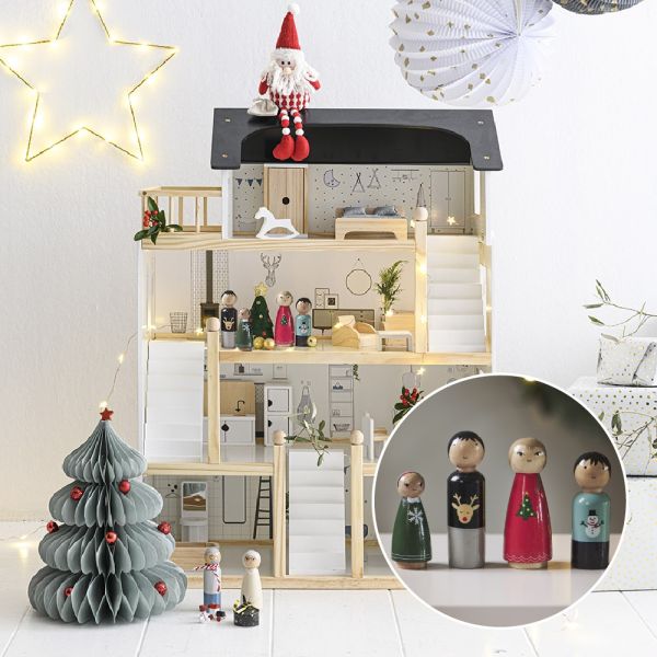 wooden dolls house with christmas dolls Petite Amélie