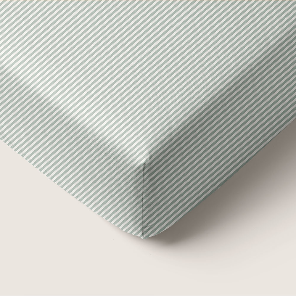 TODDLER FITTED SHEET 70 x 140 CM «STRIPED» | OFF-WHITE AND GREEN