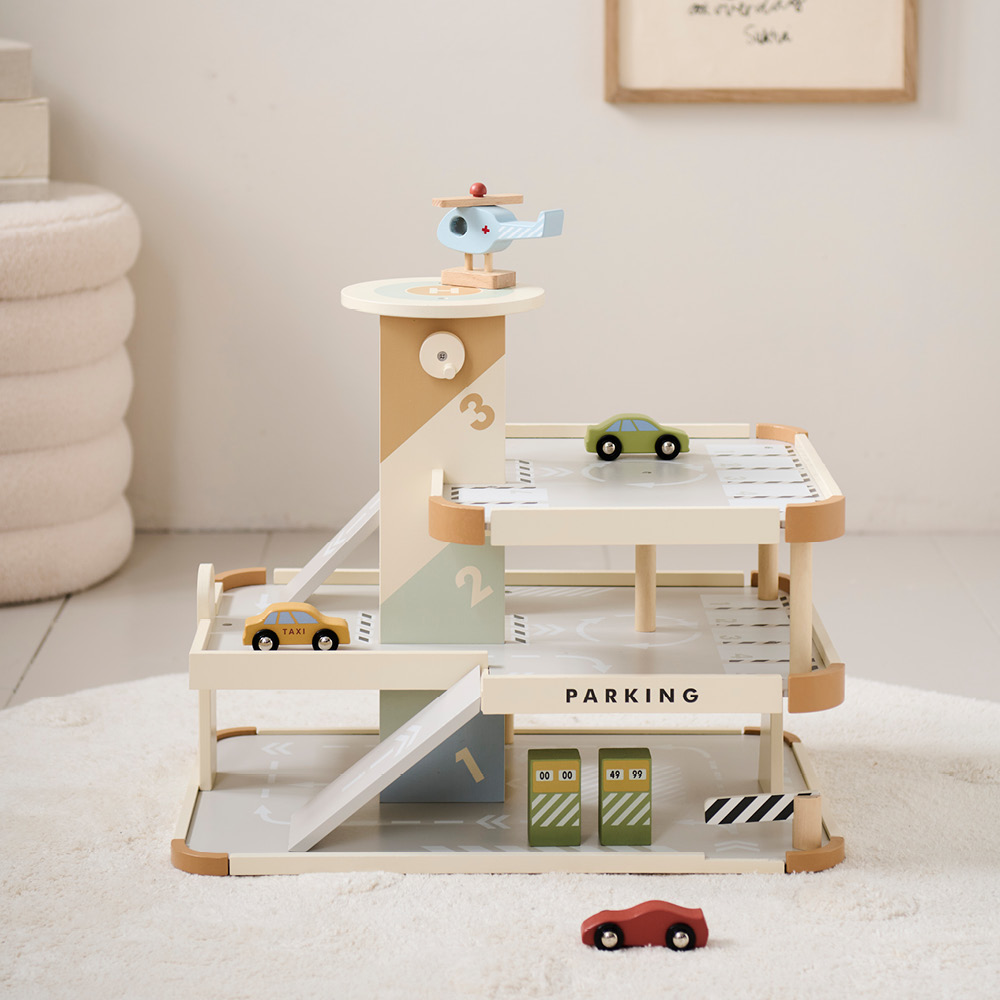 Wooden toy garage | «Miel» | incl. elevator & accessories
