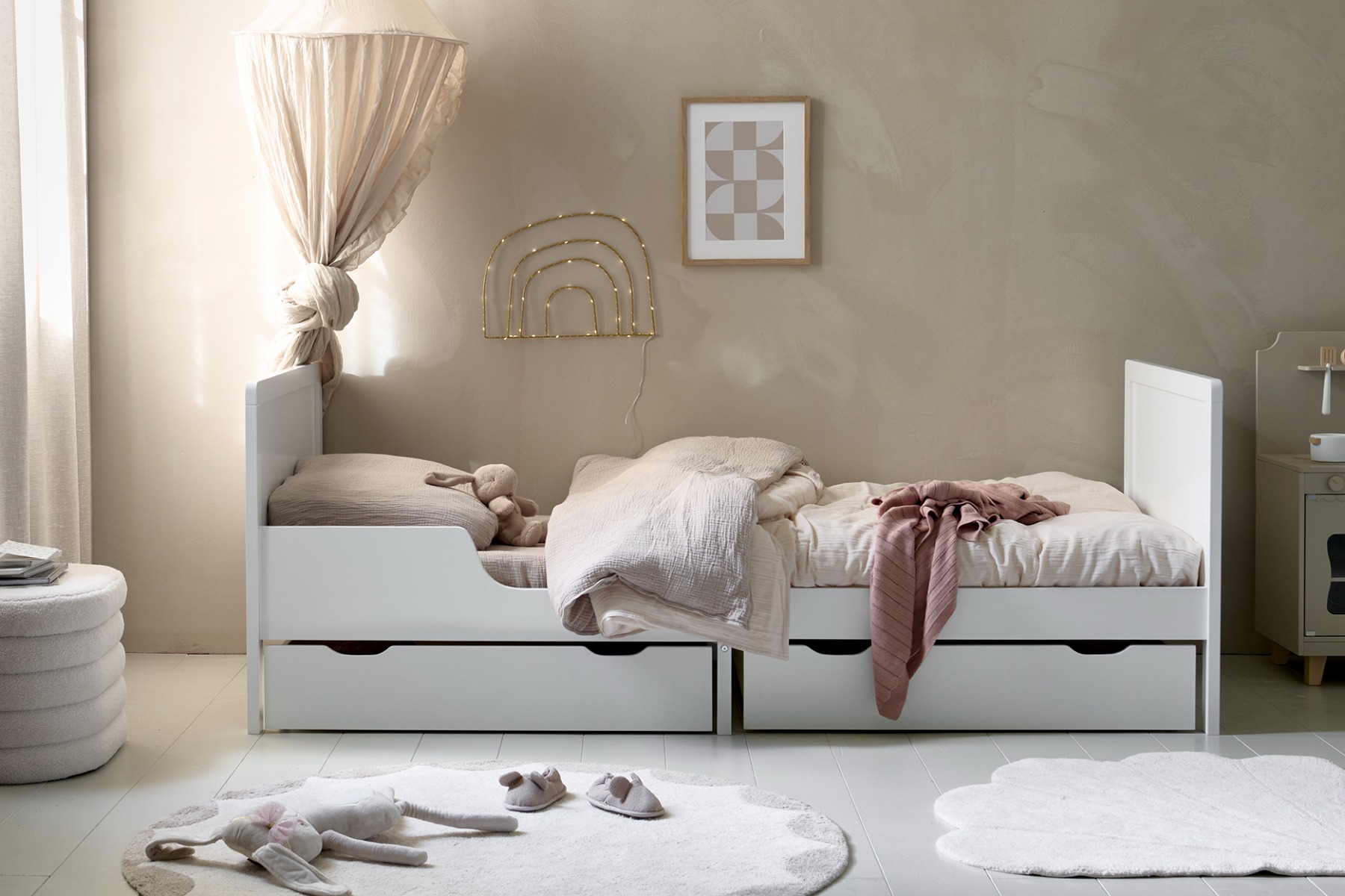Expandable and convertible child's bed Brume in gray or white by Petite Amélie
