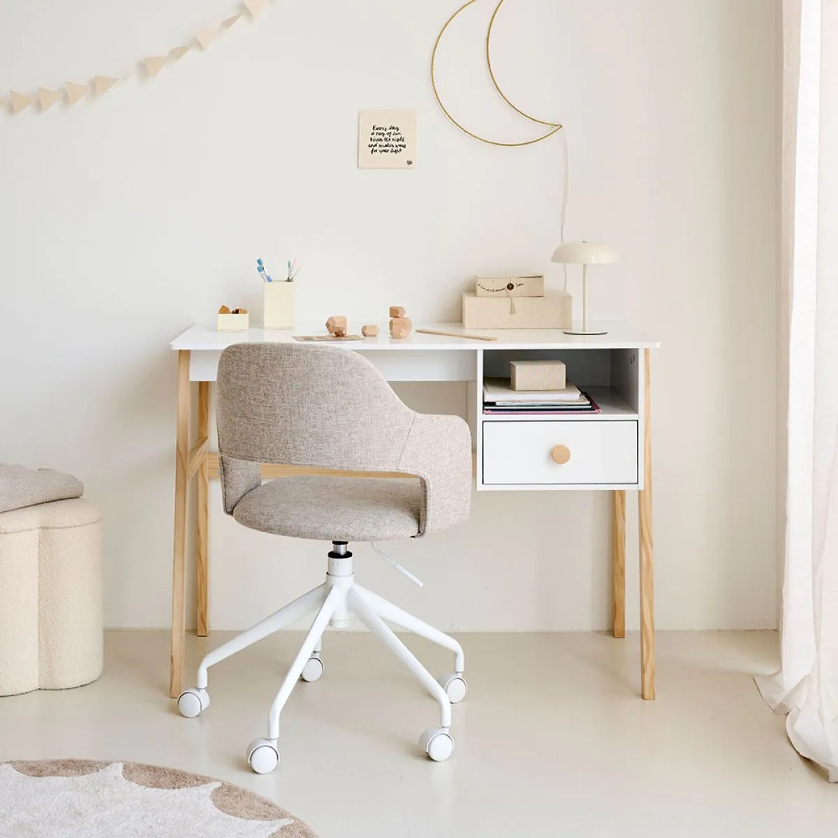 White house bed for a children's room by Petite Amélie